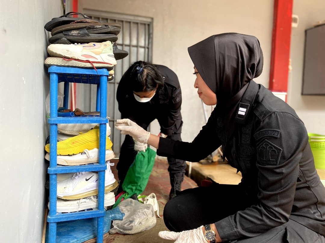 Sidak Blok Hunian WBP, Petugas Temukan Benda Terlarang
