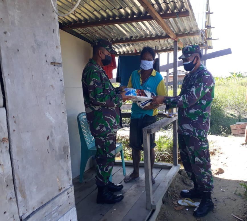 Peduli Sesama, Danramil 0907/04 Tarakan Utara Berbagi Sembako