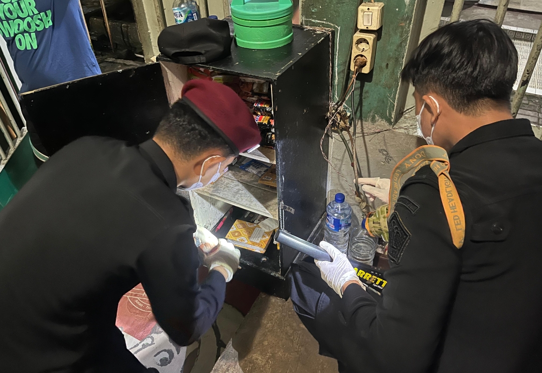 Petugas Lapas Tarakan Gelar Razia Malam, Temukan Senjata Tajam Rakitan dan Benda Terlarang