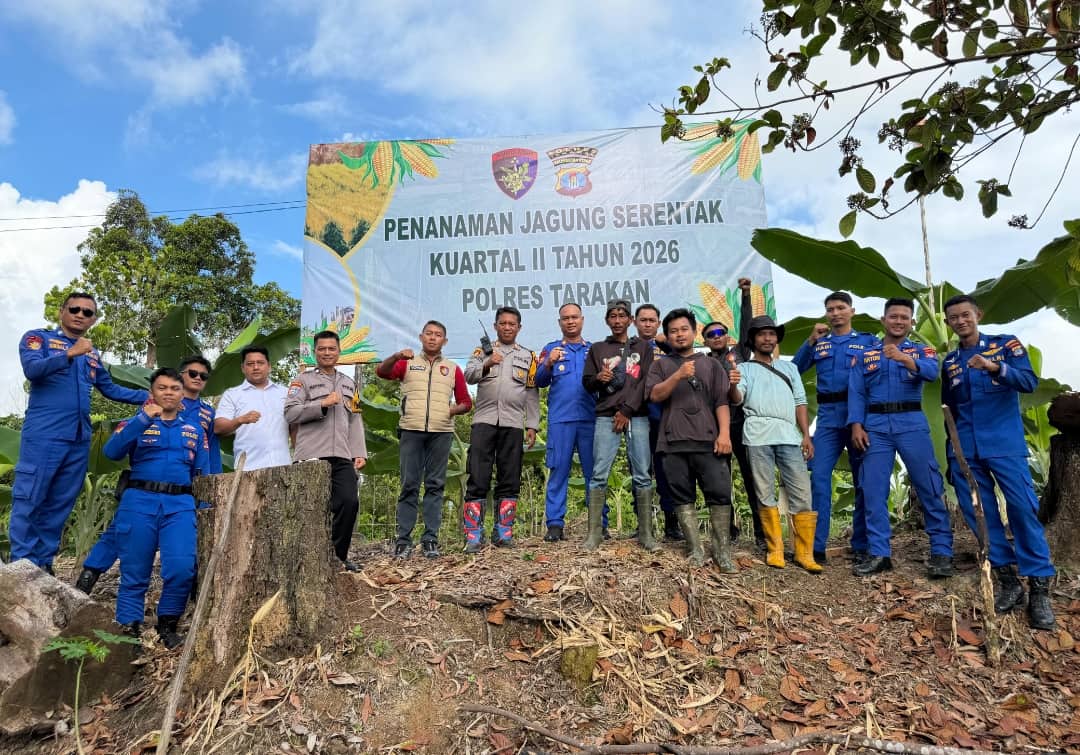 Polri Bersama Petani Tanam Jagung di Tarakan Tengah