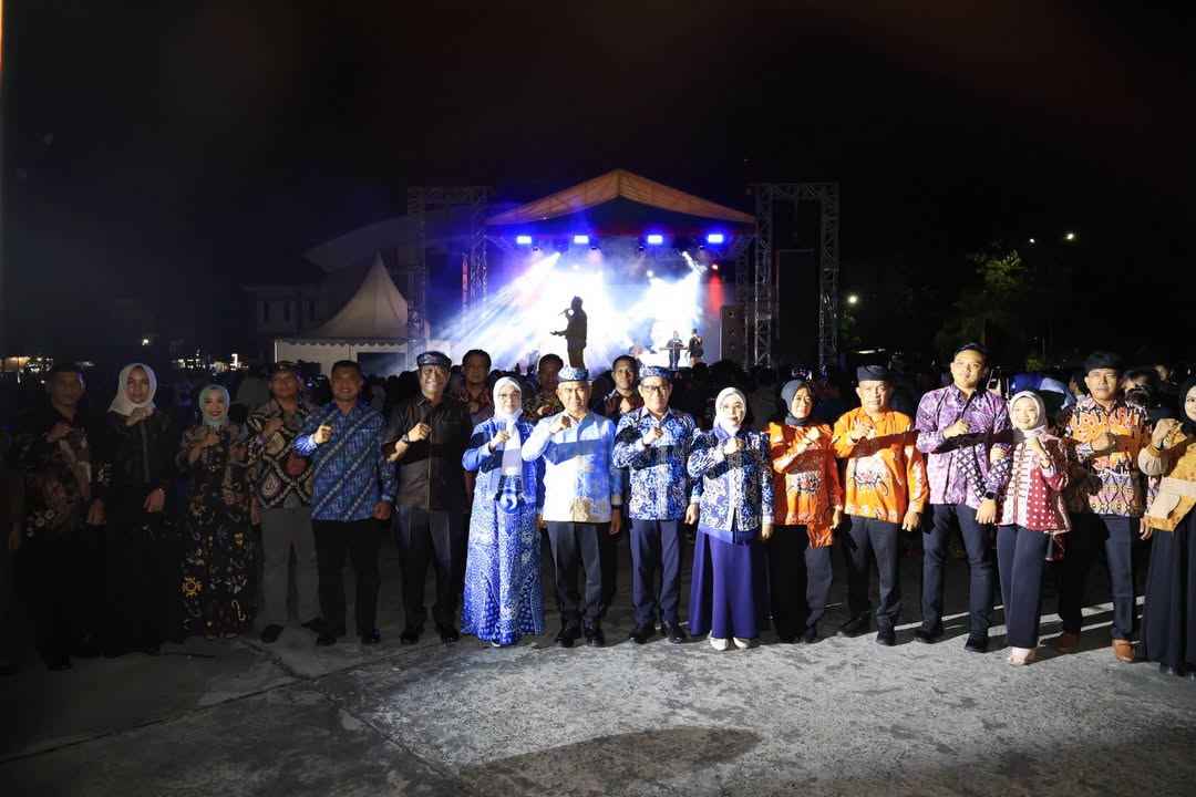Panggung Hiburan Rakyat Tutup Semarak Iraw Tengkayu XV