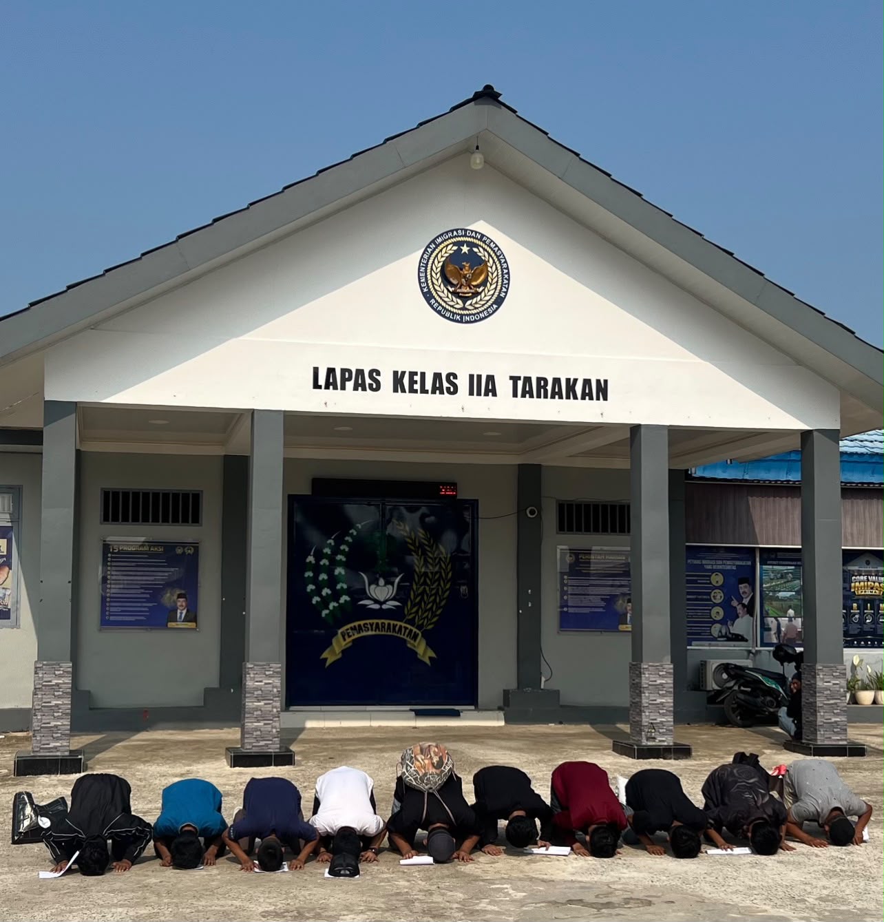 Bebas Bersyarat dan Kembali ke Tengah Masyarakat, Warga Binaan Lapas Tarakan Kompak Sujud Syukur