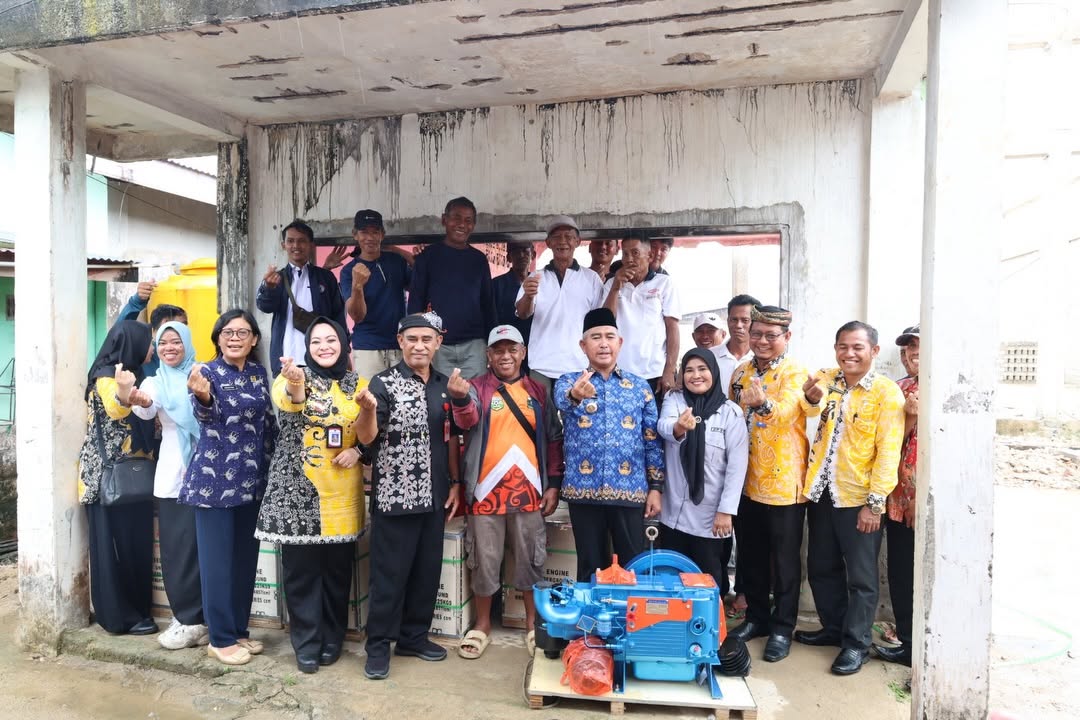 Wali Kota Tarakan Serahkan 13 Mesin Diesel untuk Nelayan