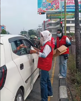 PMI Tarakan Bagikan 3.000 Masker untuk Cegah Dampak Asap Karhutla